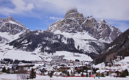 Skiing in the Dolomiti Superski